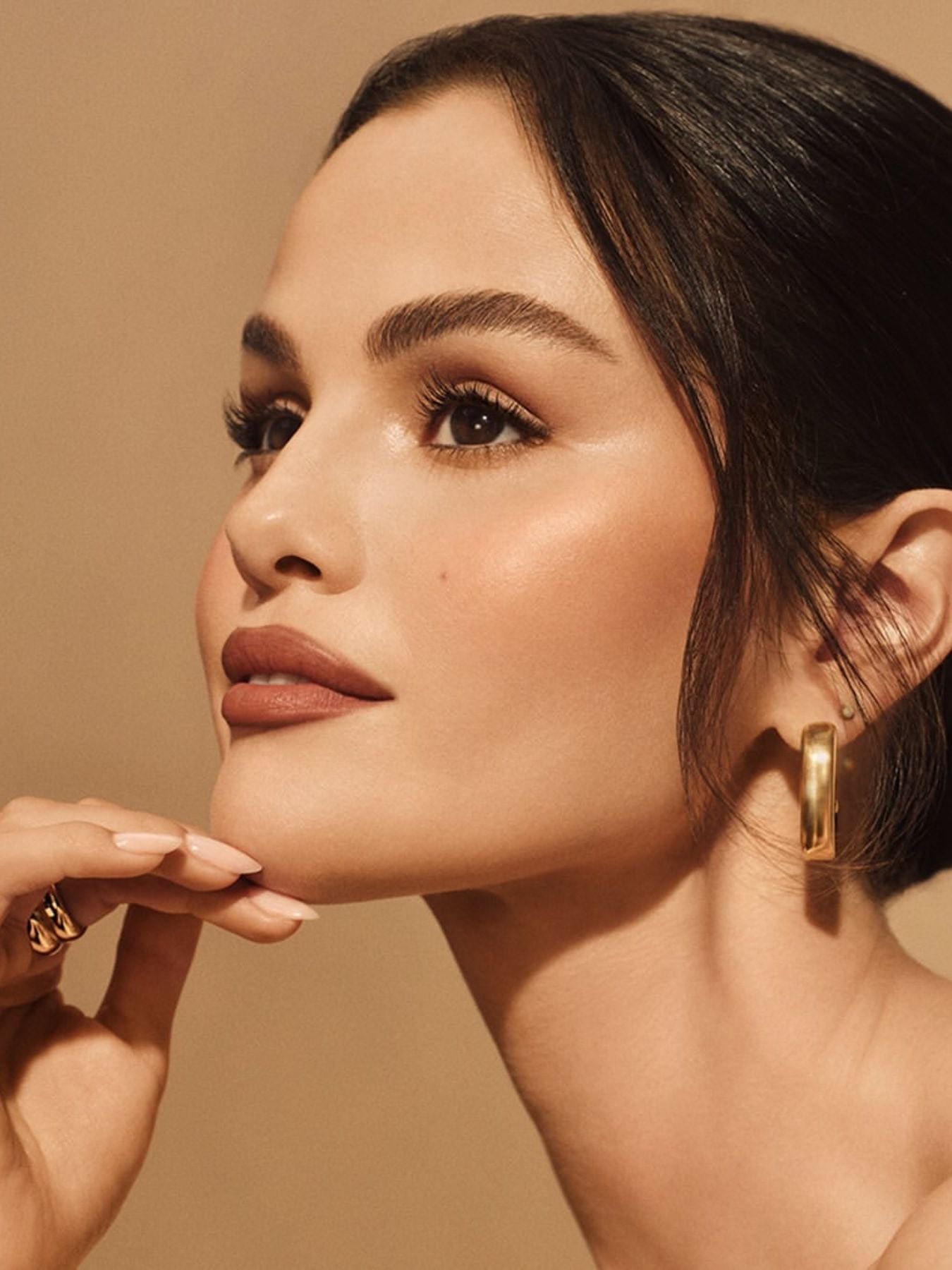 Selena Gomez - Mini Crescent Hoops - MISHO - CELEBRITY