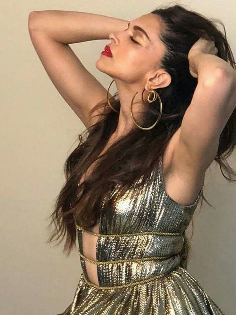 DEEPIKA PADUKONE - MISHO - CELEBRITY