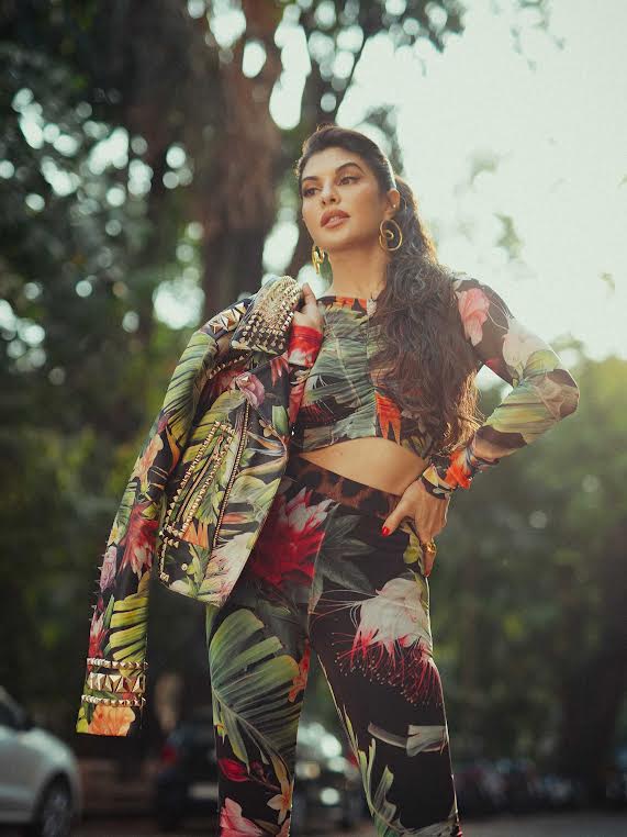 JACQUELINE FERNANDES - MISHO - CELEBRITY