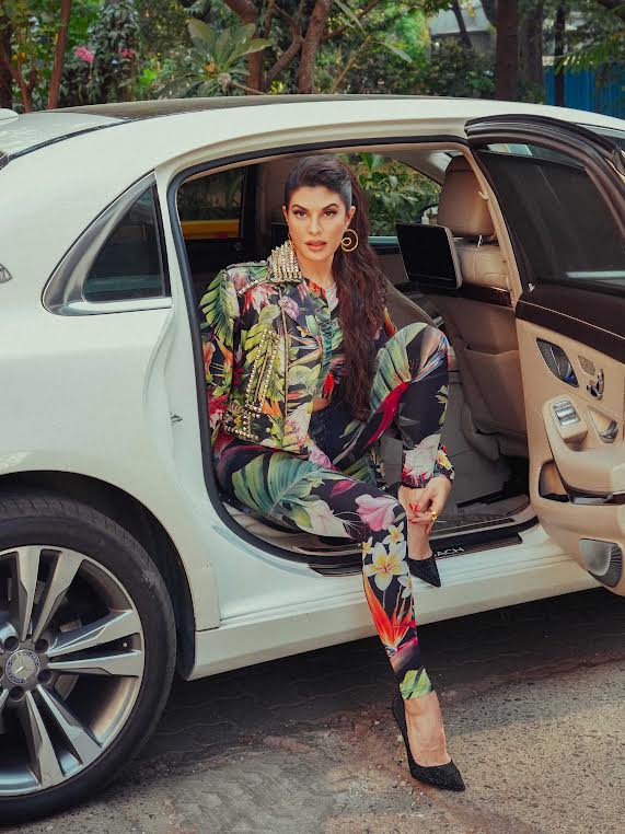 JACQUELINE FERNANDES - MISHO - CELEBRITY