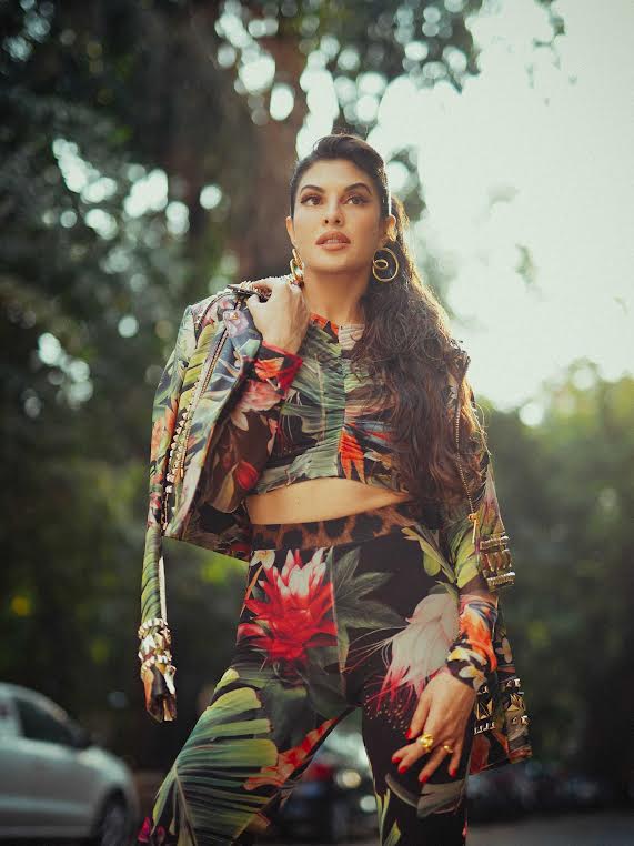 JACQUELINE FERNANDES - MISHO - CELEBRITY