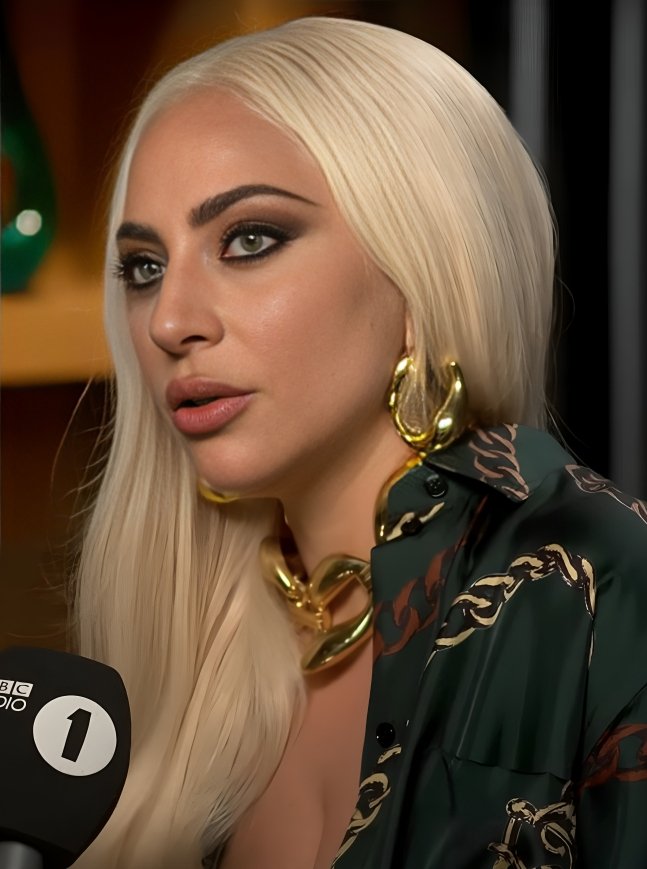 Lady Gaga - Chunky Chain Hoops - MISHO - CELEBRITY