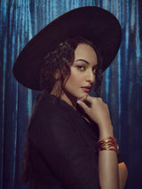 SONAKSHI SINHA - MISHO - CELEBRITY