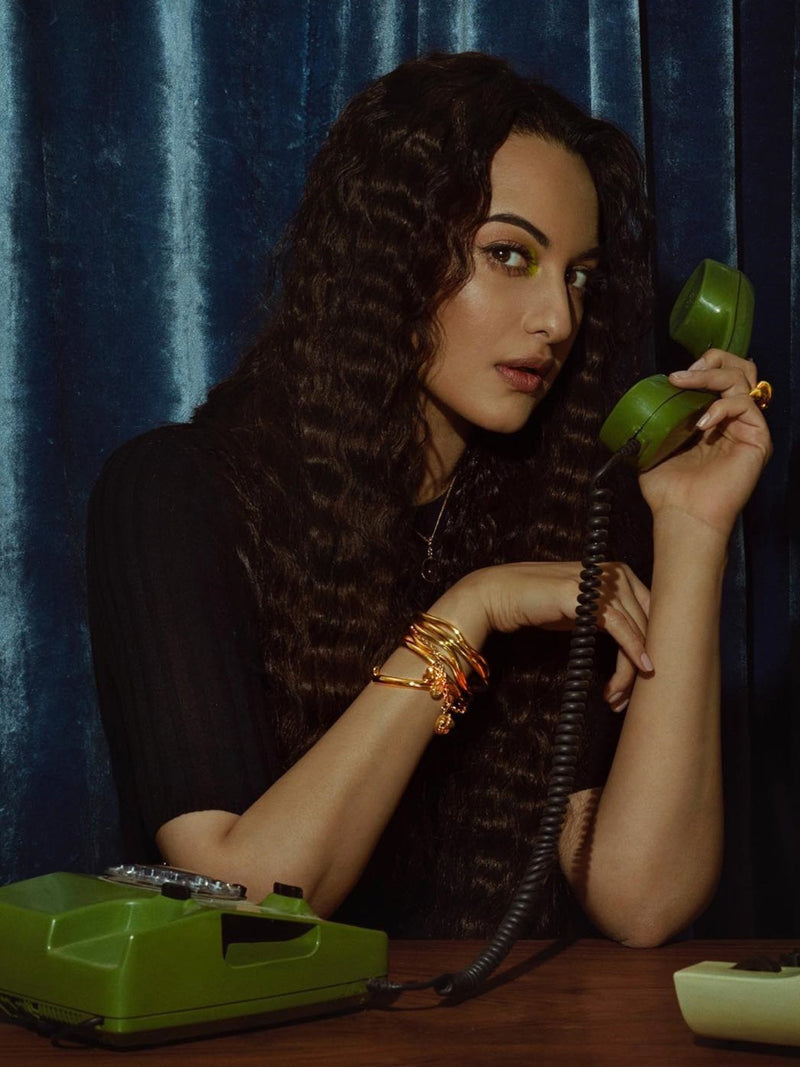 SONAKSHI SINHA - MISHO - CELEBRITY